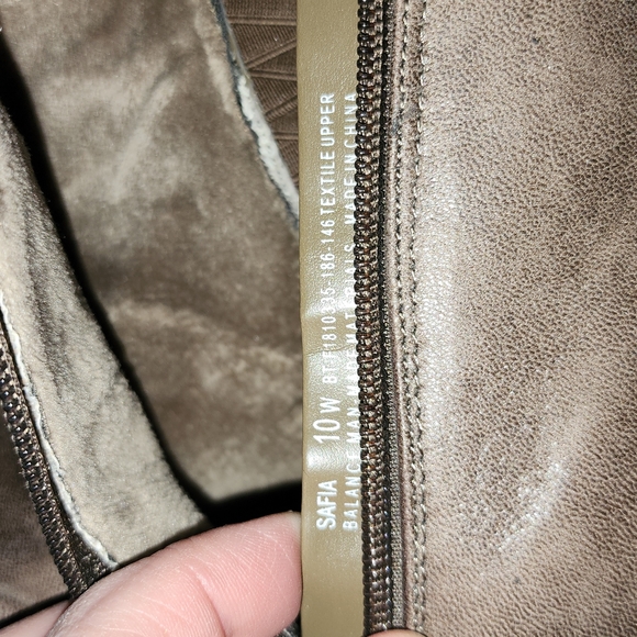 Booties - Picture 7 of 8